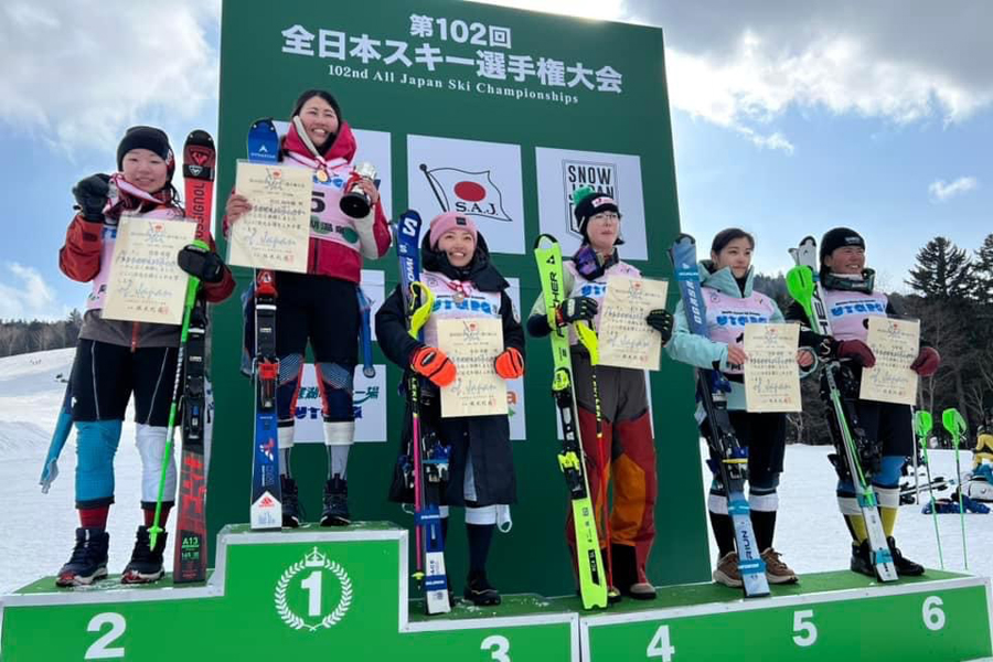 第102回全日本スキー選手権大会 表彰台の様子